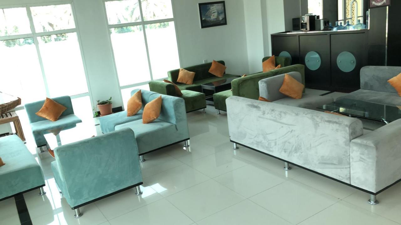 Al Multaqa Hotel *